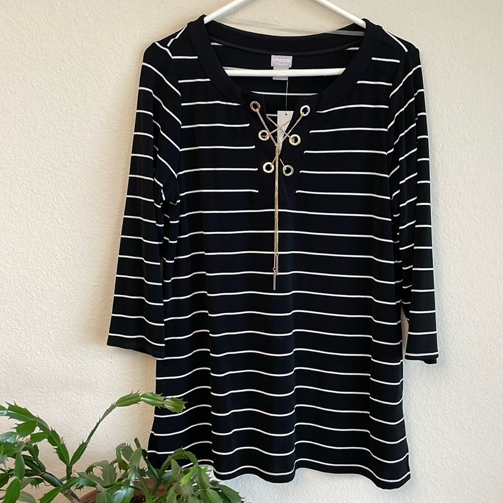 Chico’s Travelers black/white lace up top, size 12